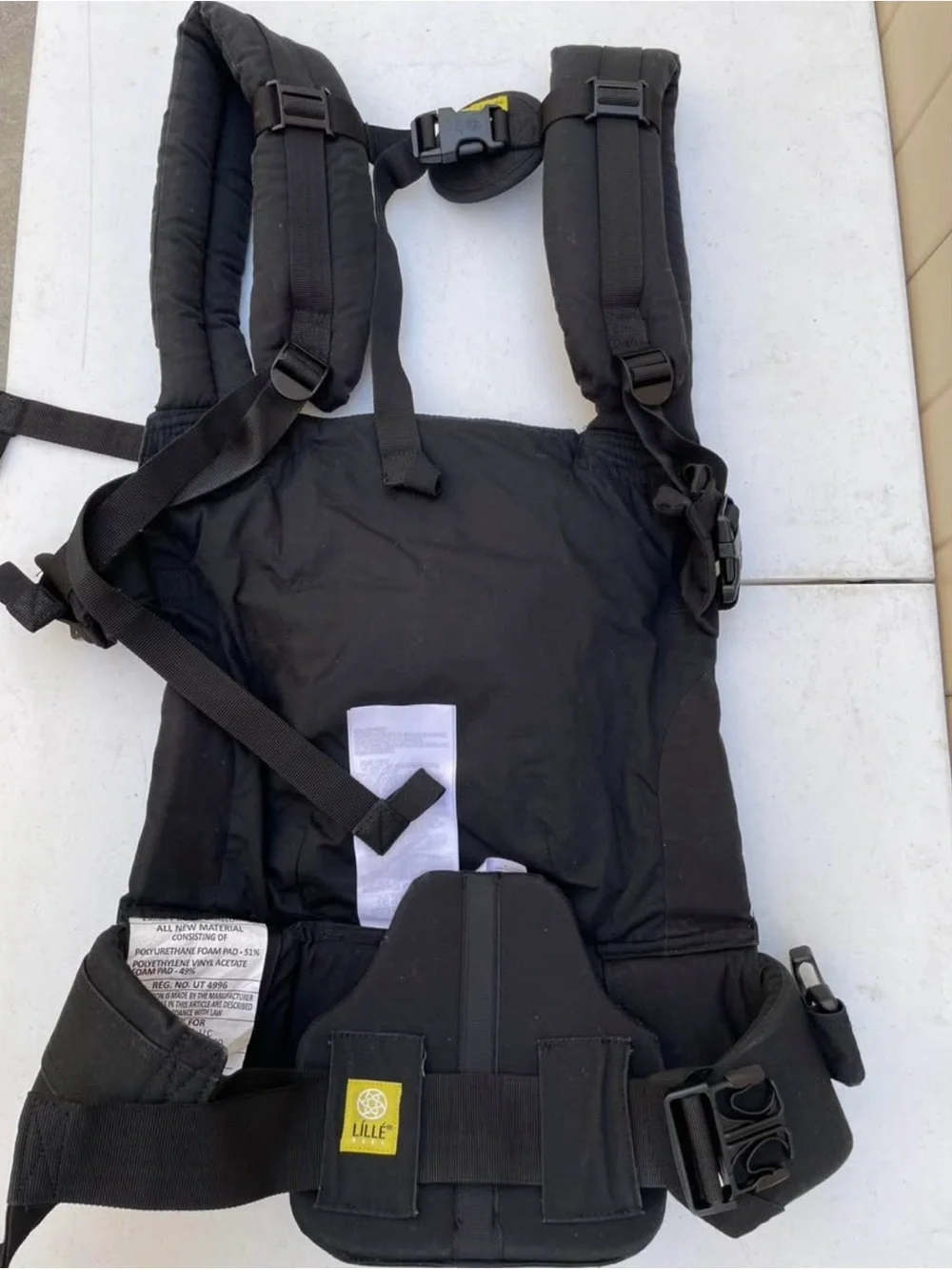 Lillebaby Hands Free Carrier in Black